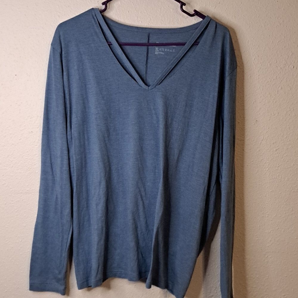 Reebok long sleeve shirt size XL